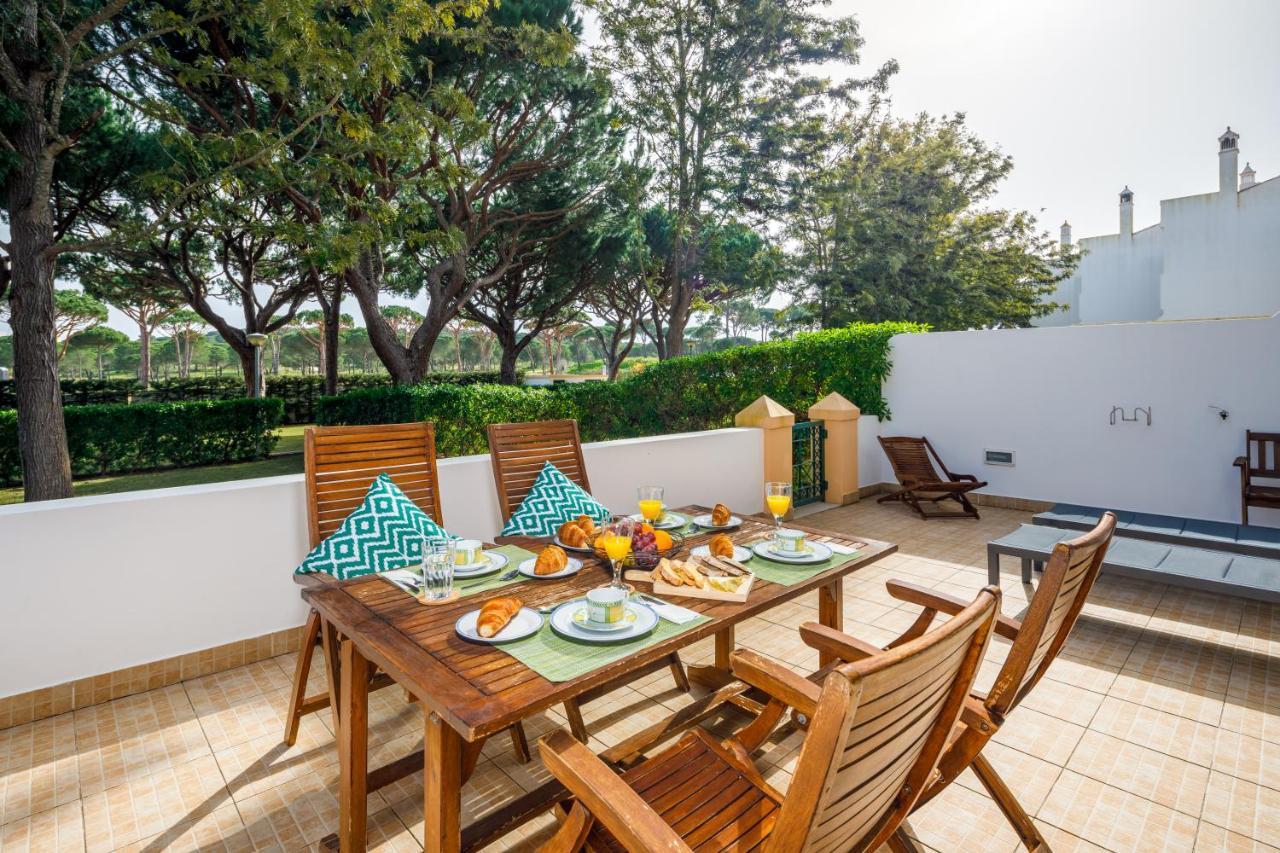 Falesia Beach Villa By The Portuguese Butler オーリョス・デ・アーグァ エクステリア 写真
