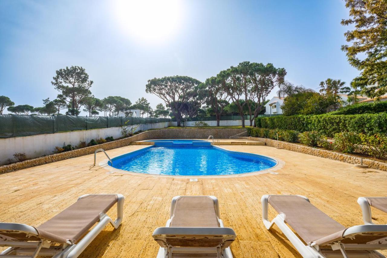 Falesia Beach Villa By The Portuguese Butler オーリョス・デ・アーグァ エクステリア 写真